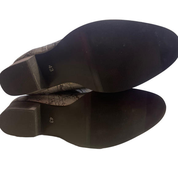 Women’s Western Calf height heeled cowboy boots size 10.5 Silver and Black - Picture 7 of 12